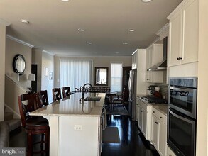 6644 Bartrams Forest Ln in Haymarket, VA - Building Photo - Building Photo