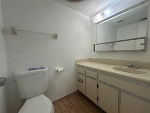 5851 W 20th Ave in Hialeah, FL - Building Photo - Building Photo