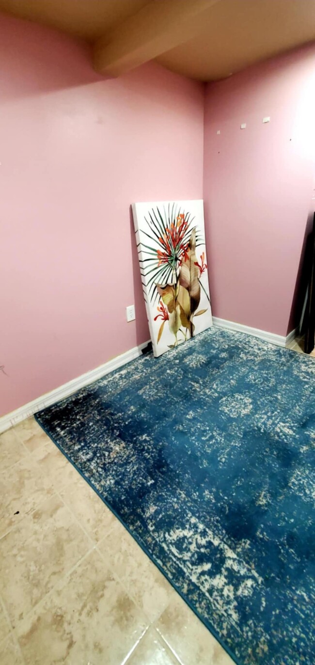 8986 Vanderveer St, Unit Ground floor in Queens Village, NY - Building Photo - Building Photo