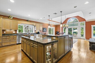 91 Dogwood Ln in Stamford, CT - Building Photo - Building Photo