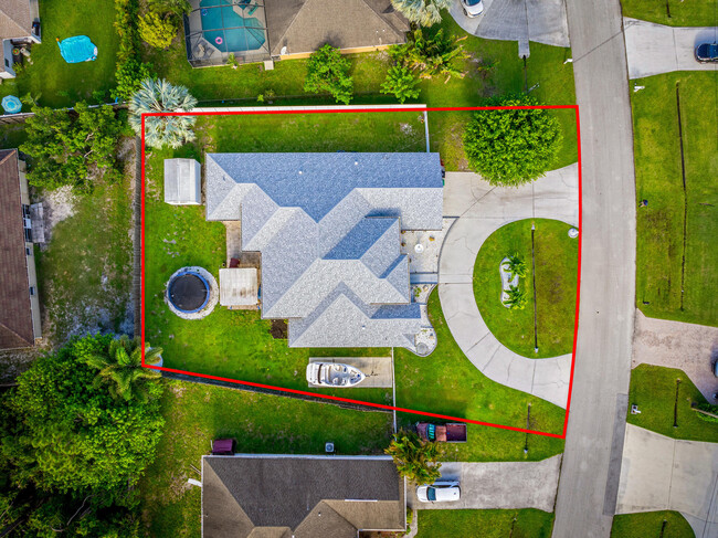 5918 NW Hann Dr in Port St. Lucie, FL - Building Photo - Building Photo