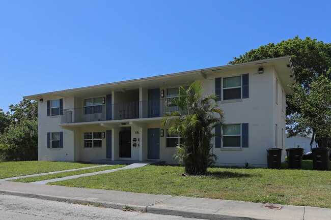 550 21st St in West Palm Beach, FL - Foto de edificio - Building Photo