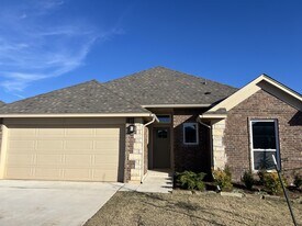 13812 Klinsman Rd in Piedmont, OK - Building Photo