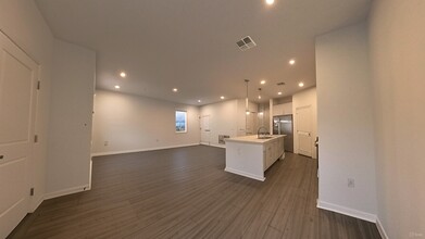 550 Orient Ave in Debary, FL - Building Photo - Building Photo