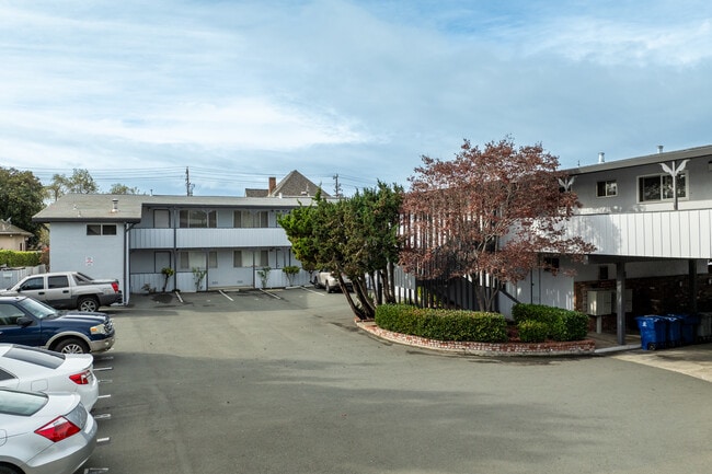 Buena Vista Gardens in San Leandro, CA - Building Photo - Building Photo