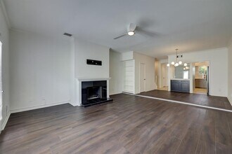 5858 Sugar Hill Dr in Houston, TX - Building Photo - Building Photo