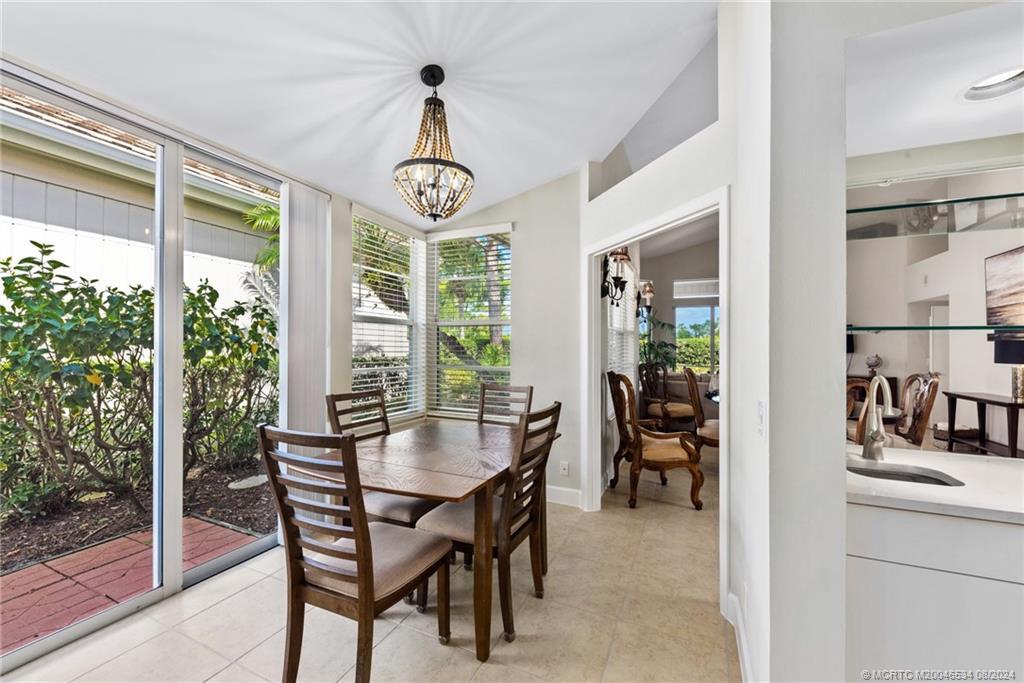 2255 NW Seagrass Dr in Palm City, FL - Foto de edificio