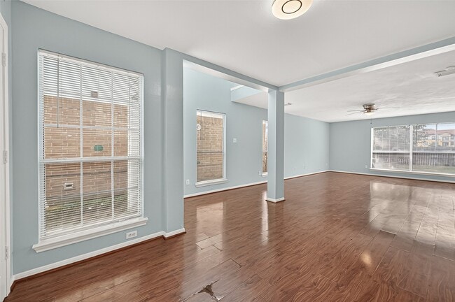 6710 Bellaire Gardens Dr