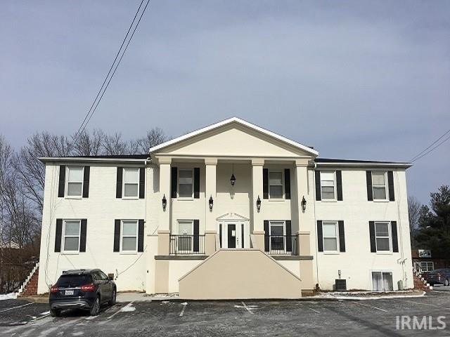 property at 225 E Winslow Rd