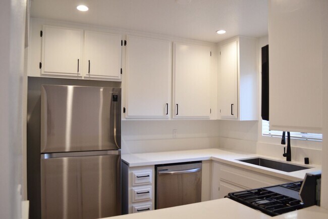 800 Orange Grove Avenue in Glendale, CA - Building Photo - Building Photo