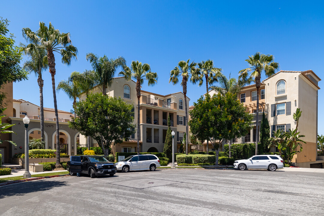 Carabela Condos in Playa Vista, CA - Building Photo