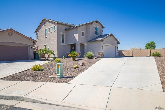 property at 6533 E 35th Pl