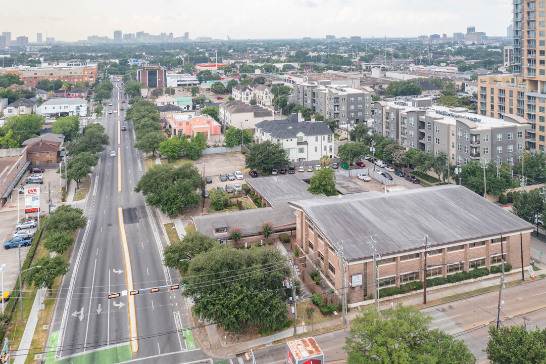 1010 Waugh Apartments in Houston, TX - Foto de edificio