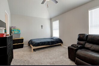 11652 SW 12th St in Yukon, OK - Building Photo - Building Photo