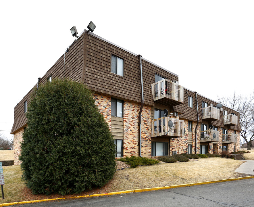 The Bluffs Apartments in Monticello, MN - Building Photo