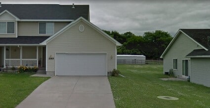 2165 Copper Wynd Dr in Pleasant Hill, IA - Foto de edificio - Building Photo