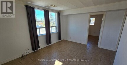 41 Essa Rd in New Tecumseth, ON - Building Photo - Building Photo