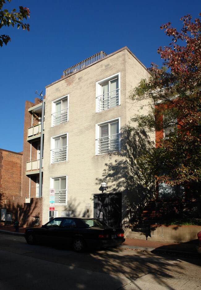 1525 Church St NW in Washington, DC - Building Photo - Building Photo