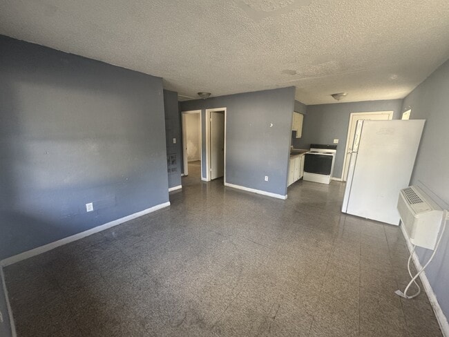 402 Terry St in Wildwood, FL - Building Photo - Building Photo