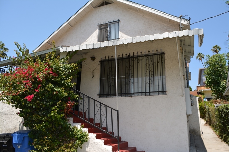 1437 Lemoyne St in Los Angeles, CA - Foto de edificio