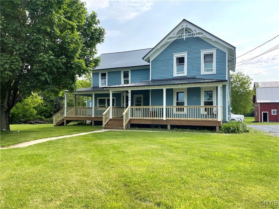 8109 County Route 125 in Chaumont, NY - Building Photo
