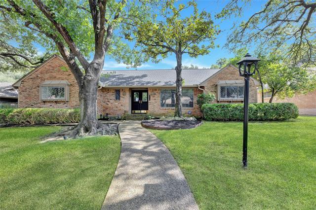 6234 E University Blvd in Dallas, TX - Building Photo