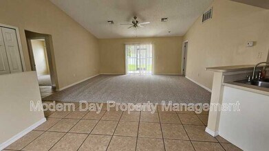 10368 Lansfield St in Spring Hill, FL - Building Photo - Building Photo