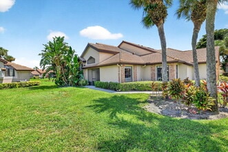 8112 Mimosa Pl in Boynton Beach, FL - Building Photo - Building Photo