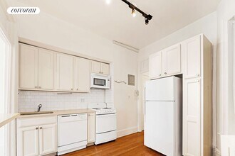 192 Bleecker St in New York, NY - Building Photo - Building Photo