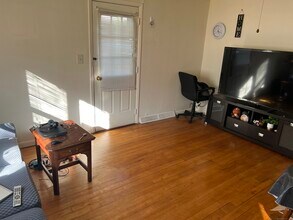 43 Beacon View Dr in Fairfield, CT - Foto de edificio - Building Photo