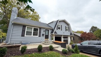 5002 Woodson Rd in Mission, KS - Building Photo