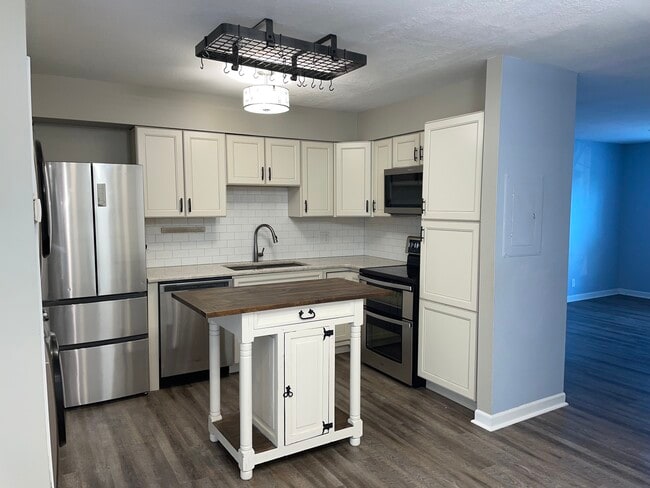 property at 1010 Country Club Rd