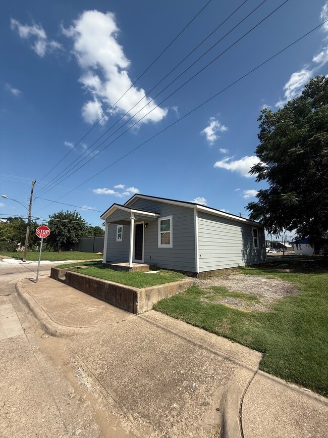 1702 Pueblo St in Dallas, TX - Building Photo - Building Photo