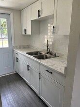 721-723 Burdick Ave in Tice, FL - Building Photo - Building Photo