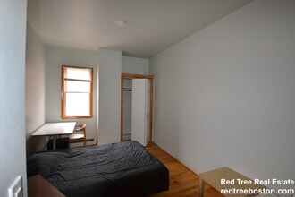 252 Cypress St in Brookline, MA - Building Photo - Building Photo