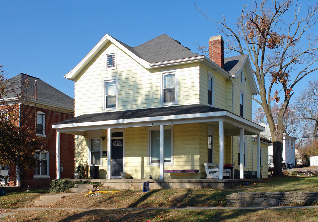 328 W Church St in Oxford, OH - Building Photo