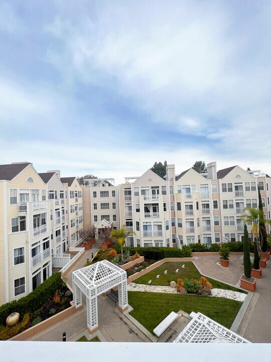 550 Ortega Ave in Mountain View, CA - Building Photo
