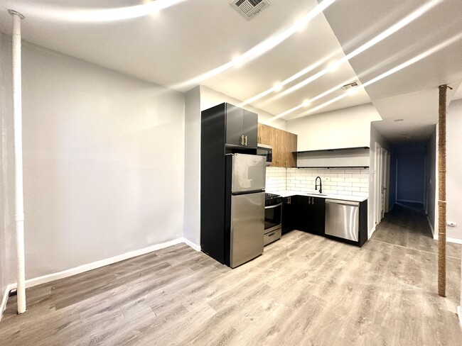 487 Central Ave in Jersey City, NJ - Building Photo - Building Photo