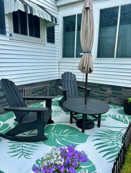 116 Chalker Beach Rd in Old Saybrook, CT - Building Photo