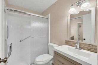 4082 Weymouth Ln in Sacramento, CA - Building Photo - Building Photo