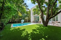 335 W 46th St in Miami Beach, FL - Building Photo - Building Photo