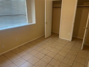5615 Gineridge Dr in Houston, TX - Building Photo - Building Photo