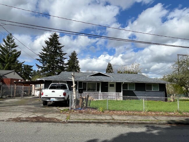 16407 128th Ave SE in Renton, WA - Building Photo - Building Photo