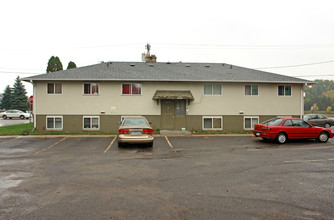 Division Street Apartments in North St. Paul, MN - Building Photo - Building Photo