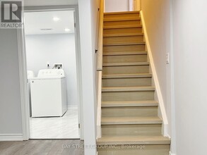 1403 Old Green Ln in East Gwillimbury, ON - Building Photo - Building Photo
