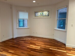 94 Walnut St in Montclair, NJ - Building Photo - Building Photo