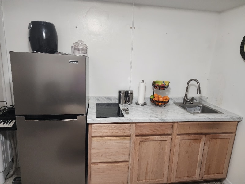 7909 NW 40th St in Hollywood, FL - Building Photo