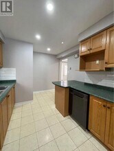 3 Blossom Ave in Brampton, ON - Building Photo - Building Photo