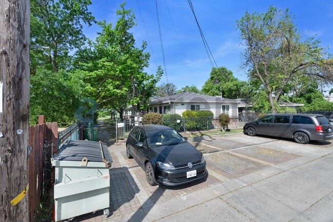 property at 2749 Fairfield St