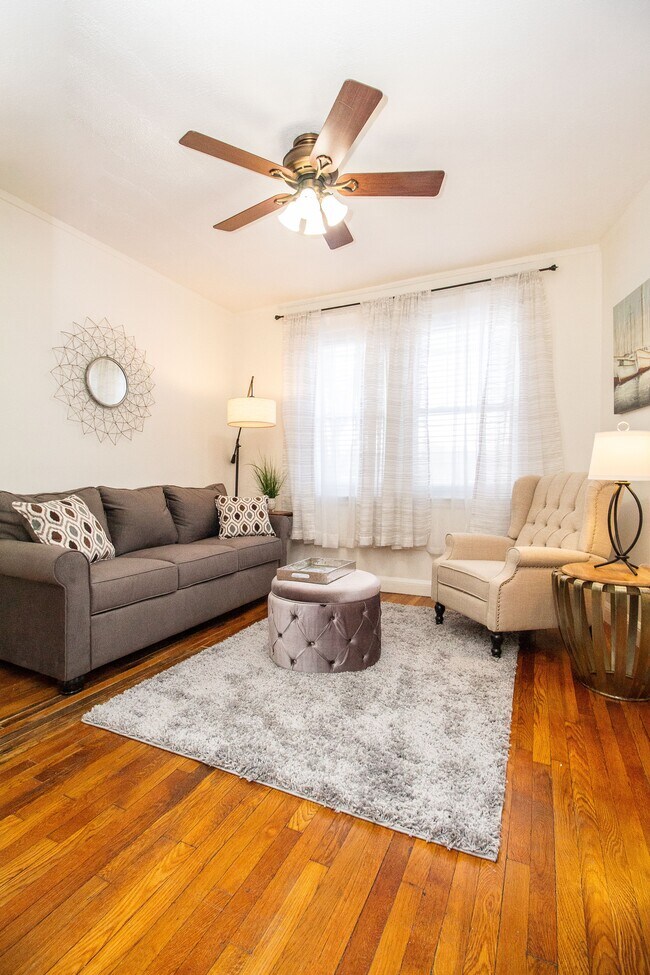 191 Kent St, Unit 1 in Brookline, MA - Building Photo - Building Photo